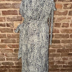 Anthropologie Leifsdottir Marinblå Krämfärgad Abstrakt 100% Siden Halter Maxiklänning 8 EUC bild 4