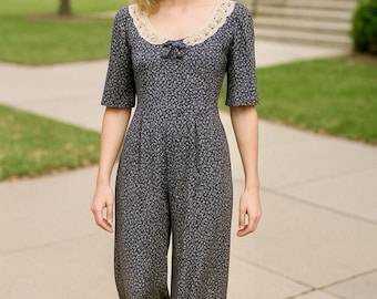 VTG Jeffrey & Dara Linda Hutley Blue Floral Pleated Romper Sz 14 Crochet Collar