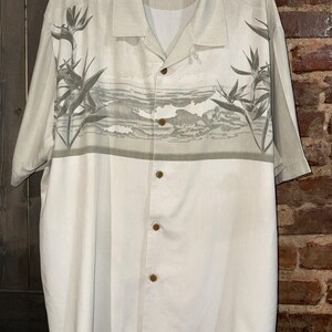 Tommy Bahama SILK Shirt Men XL Floral Hawaiian Island Surf Waves Beach Ocean EUC image 3