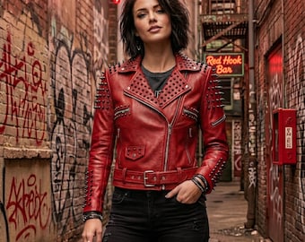 Chaqueta motera de cuero rojo con tachuelas para mujer – Abrigo estilo punk rock con pinchos – Regalo urbano de rockero vanguardista