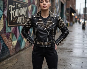 Chaqueta de cuero con tachuelas para mujer – Abrigo motero punk rock – Ropa urbana negra vanguardista con tachuelas doradas