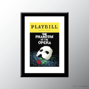 Puede incluir: Obra de arte enmarcada con un diseño pixelado de un programa para "El Fantasma de la Ópera". El diseño incluye una máscara blanca, una rosa roja y el texto "PLAYBILL" y "THE PHANTOM OF THE OPERA".