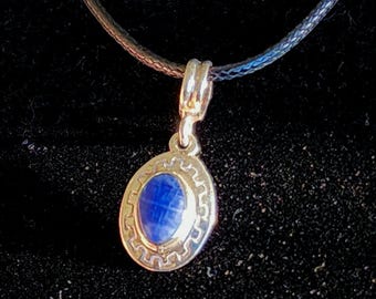 950 Silver Sodalite Pendant: Andean Inca Trail Design - Mental Clarity Healing Crystal