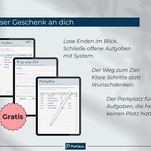 Peut inclure: Trois tablettes num&eacute;riques affichant des mod&egrave;les d'organisation. Les tablettes montrent des listes et des outils de planification, avec un stylet sur un &eacute;cran. Le texte comprend "Unser Geschenk an dich" et "Gratis". L'arri&egrave;re-plan est un d&eacute;grad&eacute; clair.