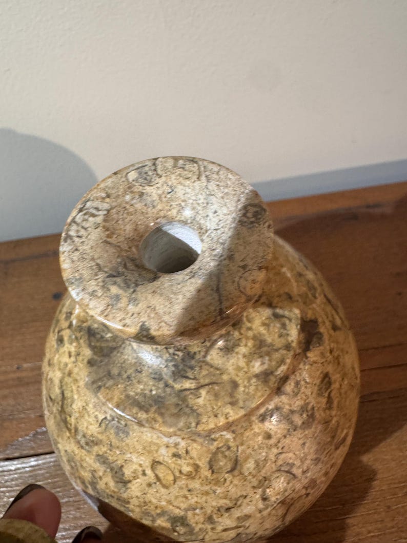 Vintage-Dekanter aus Fossilienstein – Barzubehör aus Drachensteinkalk – 18 cm hoch Bild 11