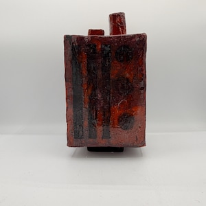 Vintage-Vase im brutalistischen Stil von S. Moore, handgefertigt 1971 | Rostrote und schwarze Keramikskulptur im brutalistischen Stil | Signierte Kunst aus der Mitte des 20. Jahrhunderts