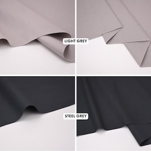 Może przedstawiać: Kolekcja pr&oacute;bek tkanin w dw&oacute;ch r&oacute;żnych kolorach. G&oacute;rna sekcja przedstawia jasnoszary materiał z miękkimi fałdami, oznaczony jako LIGHT GREY. Dolna sekcja pokazuje ciemniejszy stalowoszary materiał z podobnymi fałdami, oznaczony jako STEEL GREY.