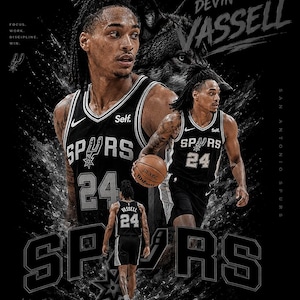 Pode incluir: Gráfico em preto e branco com Devin Vassell do San Antonio Spurs. A imagem inclui múltiplas representações de Vassell com sua camisa dos Spurs, com o número 24. A palavra "SPURS" é exibida de forma proeminente.