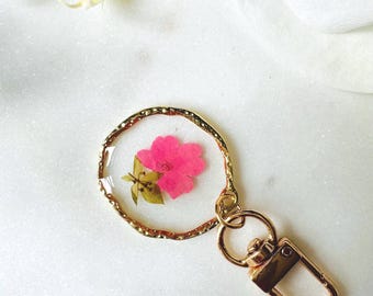 Real Flower Resin Keyring, Handmade Flower Keychain, Dried Flower Gift for Her, Unique gifts for her, novelty gifts for women