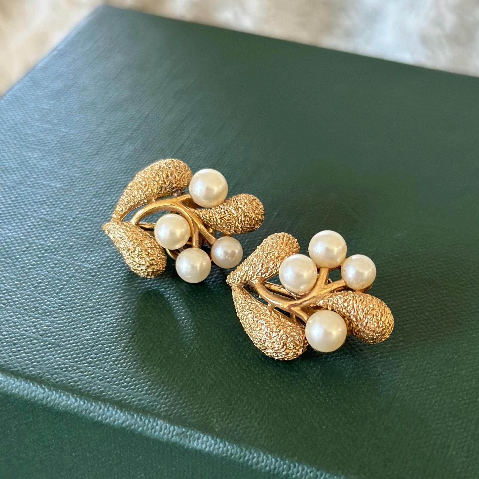 Pearl Clip on Earrings Vintage - Etsy display picture 1