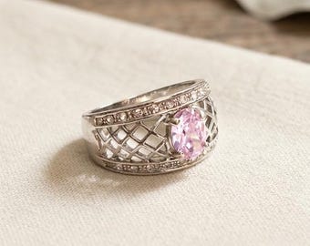 Vintage Silver‑Tone Lattice Ring – Size 7.5 – Purple Glass Stone