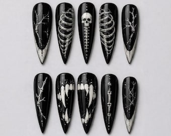 Handgemaakte gotische kunstnagels met skeletmotief / handgeschilderde kunst met schedel, ribbenkast en wervelkolom / zwarte lange stiletto nepnagels voor Halloween