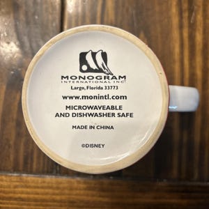 Taza de café vintage de Disney Mickey Mouse con monograma 3D y asa de orejas de Mickey, color rojo imagen 4