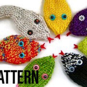 Slithery Snake Scarf pattern, Funny knitting pattern, Instant Download PDF Knit PATTERN, quick knit gift, DIY knit scarf, snake lover
