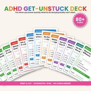 Può includere: Un mazzo di oltre 80 carte intitolato ADHD GET-UNSTUCK DECK, con carte istruzioni colorate con suggerimenti come 5-MINUTE UNSTUCK, BODY DOUBLING e BRAIN-BATTERY. Ogni carta include caselle di controllo per le attività, suggerimenti e un pulsante Tried it.