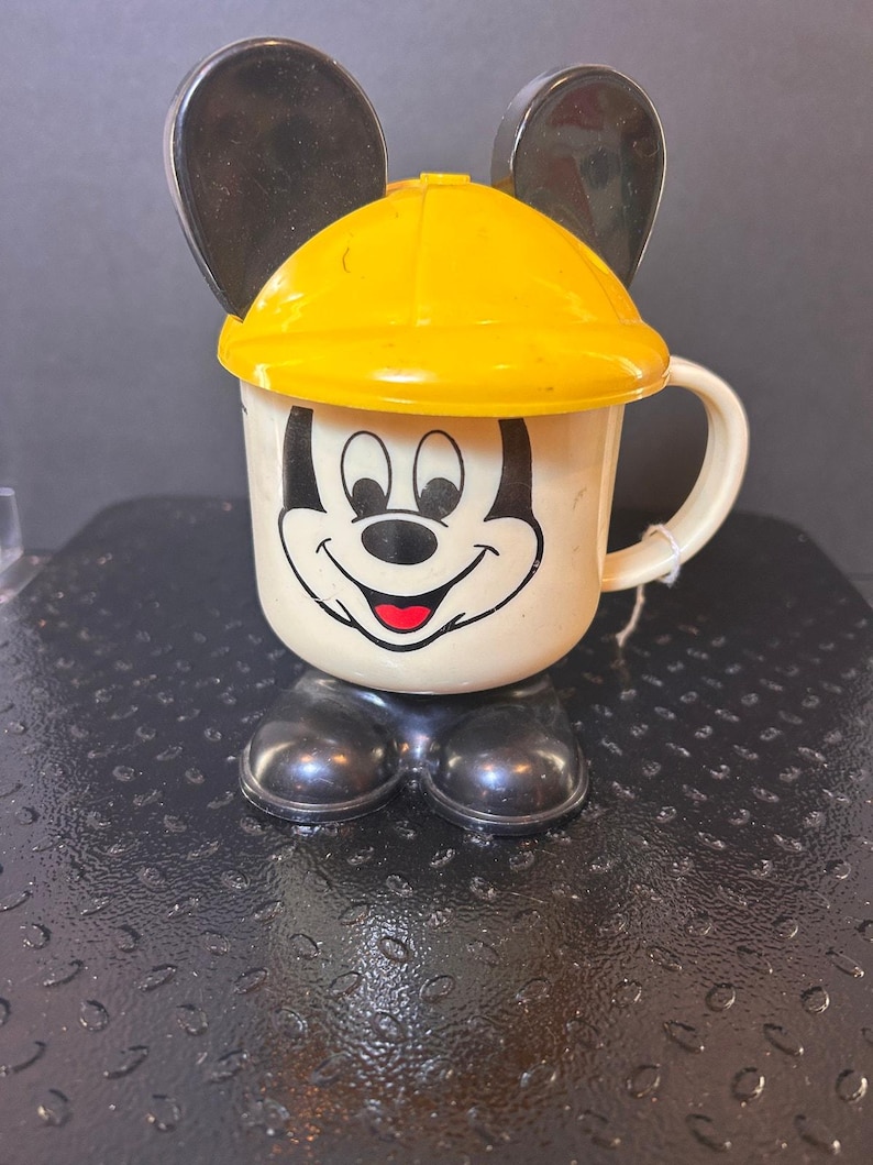 Taza de plástico vintage de Mickey Mouse de los años 80 imagen 1