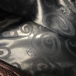 Brighton Metallic Bronze Croc Embossed Leather Crossbody Wallet Bag Olive Safari immagine 8