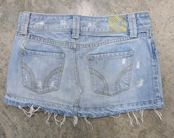 Vintage Y2K Hollister Distressed Denim Mini Skirt Light Wash Raw Hem Size 1