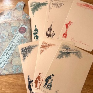 NIEUWE VOORRAAD Mooie vintage Franse envelop met verzameling decoratieve benedictijnse menukaarten oud papier tijdelijk