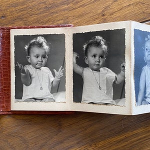 STOCK NEUF Jolie photographie française vintage pliable avec de magnifiques photographies de bébé en noir et blanc à l'intérieur de l'album Art déco Scrapbook