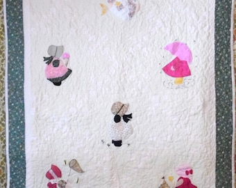 Sunbonnet Sue in Pinks and Cream with Green and Pink Border Handmade Quilt