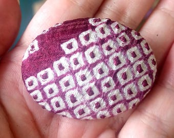 Japanese Vintage Kimono Fabric Brooch wagara