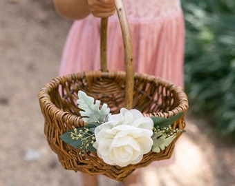 Panier Flower Girl | Panier de mariage en saule | Panier en osier rustique | Petit panier de fille d'honneur | Panier cadeau avec verdure | Panier décoré