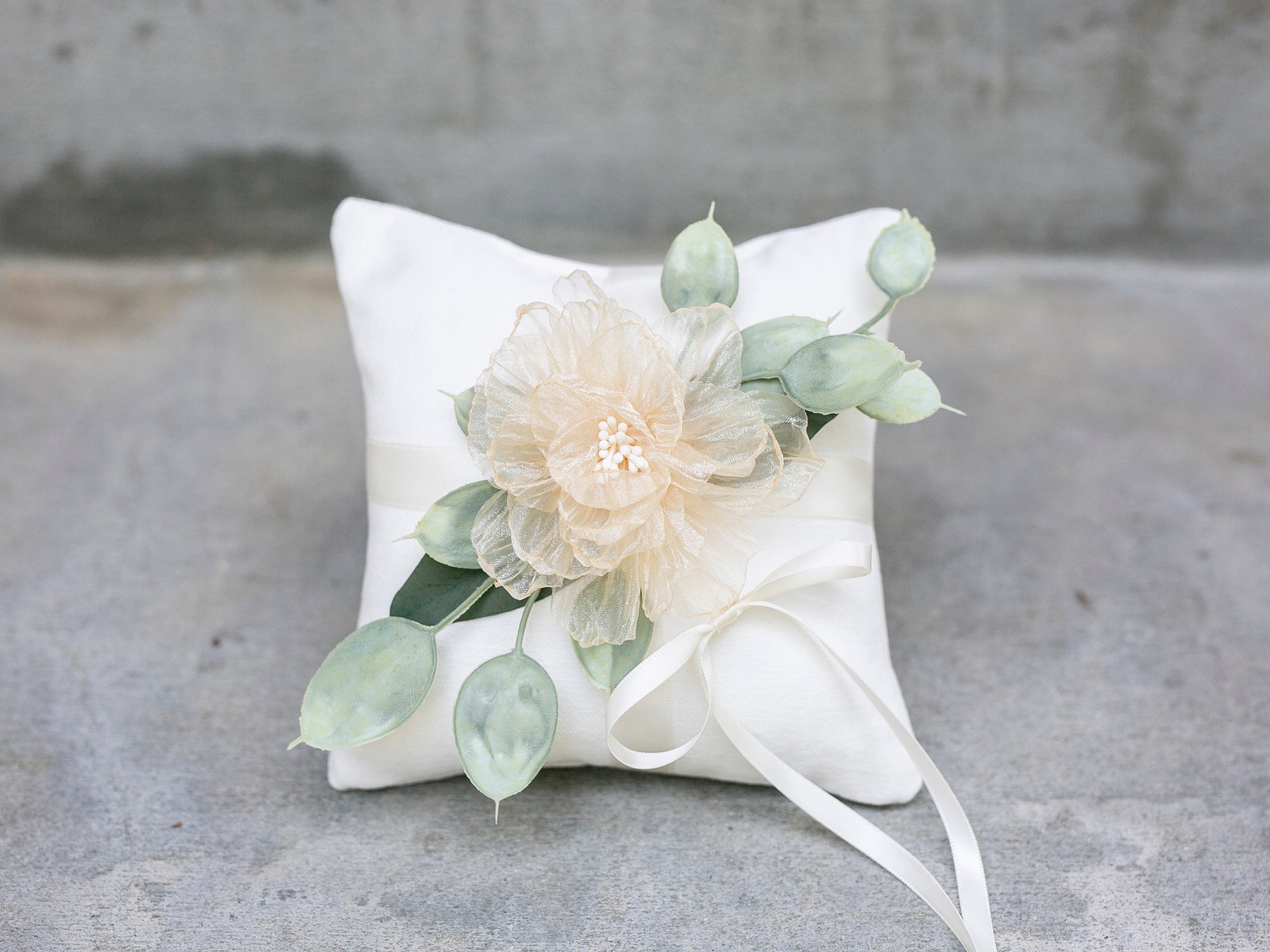 Ring Bearer Pillow Wedding Ring Pillow W/ Greenery Modern Wedding Decor Ring  Display Linen-look Wedding Pillow Ring Cushion - Etsy