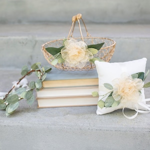 Boho mand bloemenmeisjes | Cadeau klein bloemenmeisje | Glamoureuze goudkleurige draadmand | Bruiloftsdecoratiemand | Petite champagne gouden mand