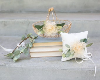 Boho Flower Girl Basket | Small Flower Girl Gift | Glamorous Gold Wire Basket | Wedding Decor Basket | Petite Champagne Gold Basket