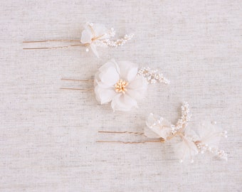 Dainty Seed Pearl Floral Hair Pins, Boho Bridal Gold Hair Pin Set, Blush Pink Organza Flower Hair Accessory, Romantic Bridal Hair Jewelry