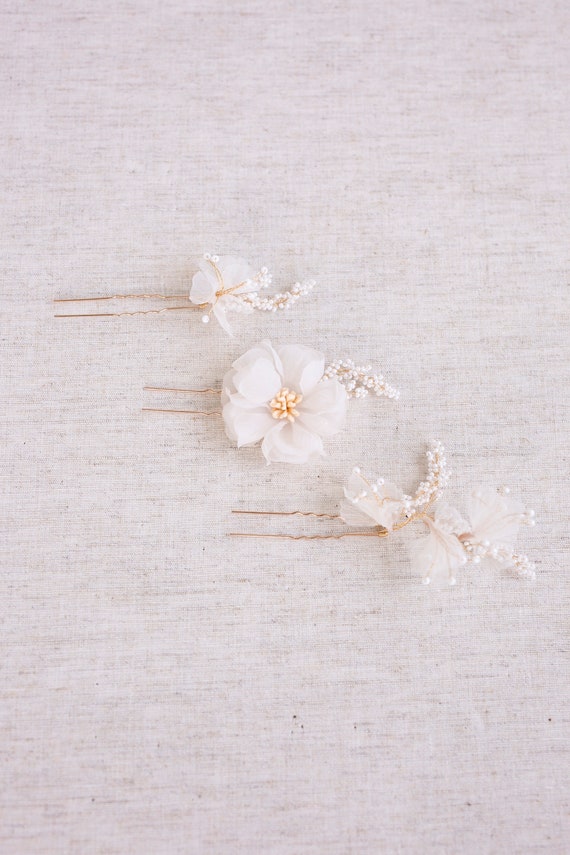 Dainty Seed Pearl Floral Hair Pins, Boho Bridal Gold Hair Pin Set, Blush Pink Organza Flower Hair Accessory, Romantic Bridal Hair Jewelry