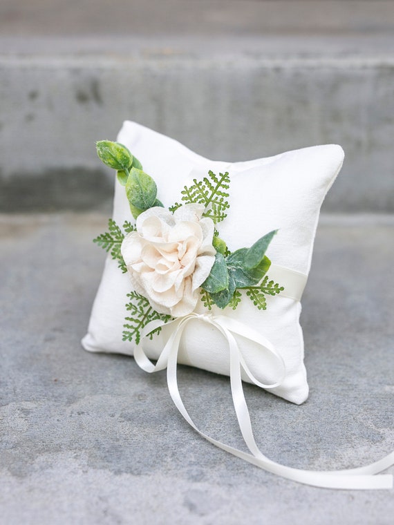 Ring Bearer Pillow | Rustic Wedding Ring Pillow | Ivory Linen-look Wedding Ring Display | Floral Pillow | Greenery Pillow | Ring Cushion