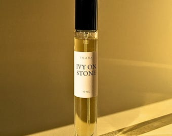 Hiedra sobre piedra · Perfume de musgo y vetiver