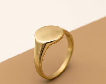 Gold Signet Ring – Minimalist Statement Jewelry, Classic Engraving Band Ring, Unisex Gold Ring, Personalized Gift for Him or Her