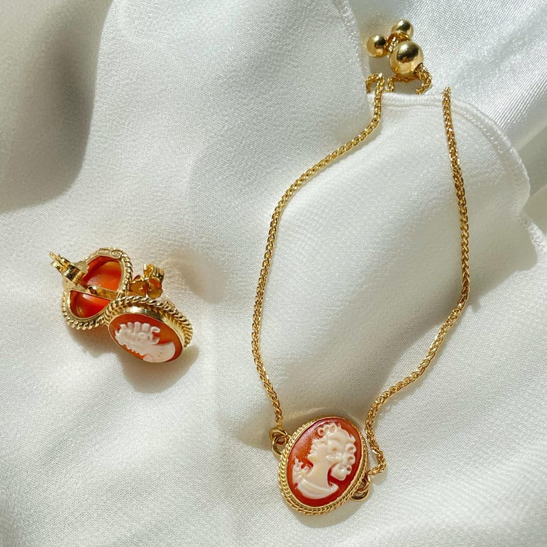 Handmade classic Italian Cameo Bracelet, Minimalist Shell Cameo Jewelry image 5