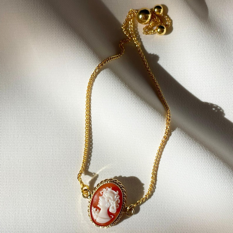 Handmade classic Italian Cameo Bracelet, Minimalist Shell Cameo Jewelry image 7
