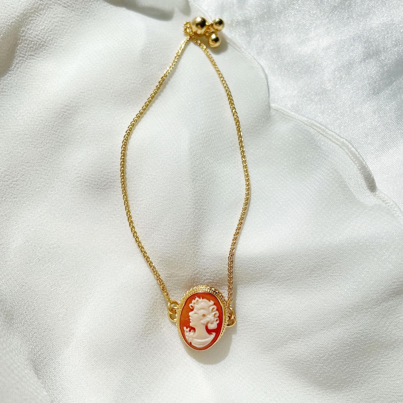 Handmade classic Italian Cameo Bracelet, Minimalist Shell Cameo Jewelry image 9