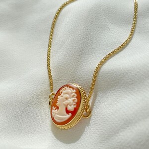 Handmade classic Italian Cameo Bracelet, Minimalist Shell Cameo Jewelry image 2