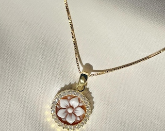 Dainty Cameo necklace, floral necklace, handmade gift, personalised gift, golden minimalistic necklace, free shipping, birth month flower