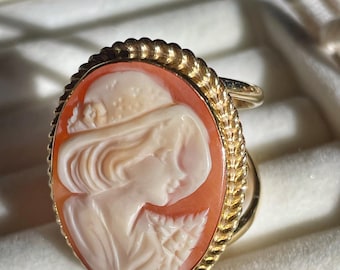 18k Gold plated Cameo Ring, made in Italy, adjustable ring, statement ring, sea shell cameo, camée, vintage hat, unique gift for her, antiqu