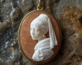 Cameoketting meisje met parel, met de hand gesneden schelphanger, Italiaanse kunstsieraden
