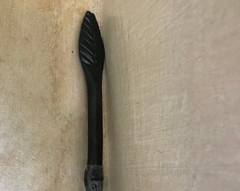 Hand forged leaf hook
