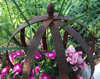 Williamsburg style garden orb