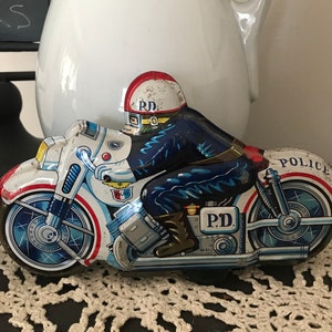 1960er Vintage Tin Litho Friction Powered Motorrad Polizei Nr. 51. Hergestellt in Japan