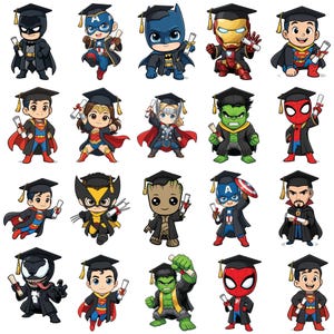 Puede incluir: Una colección de personajes de superhéroes de dibujos animados con atuendo de graduación, cada uno sosteniendo un diploma. Los personajes incluyen a Batman, Capitán América, Superman, Wonder Woman y otros, todos con gorras y togas de graduación.