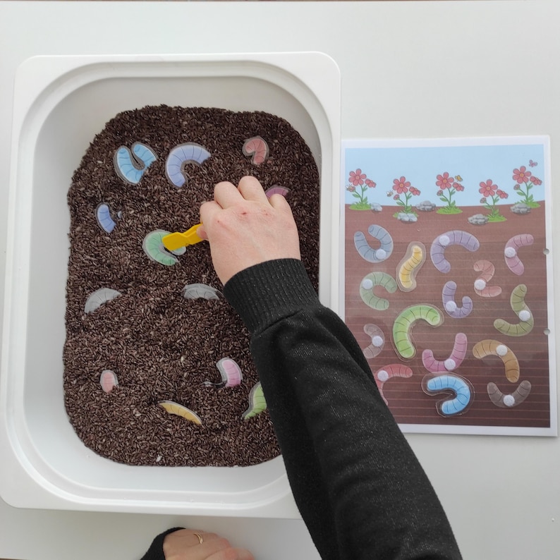 Printable Worm Sensory Bin Activity for Toddlers | Preschool Fine Motor ...