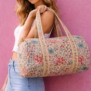 Reisetasche mit floralem Blockdruck: Gesteppte Baumwolltasche für Wochenenden, Reisetasche, Reißverschluss