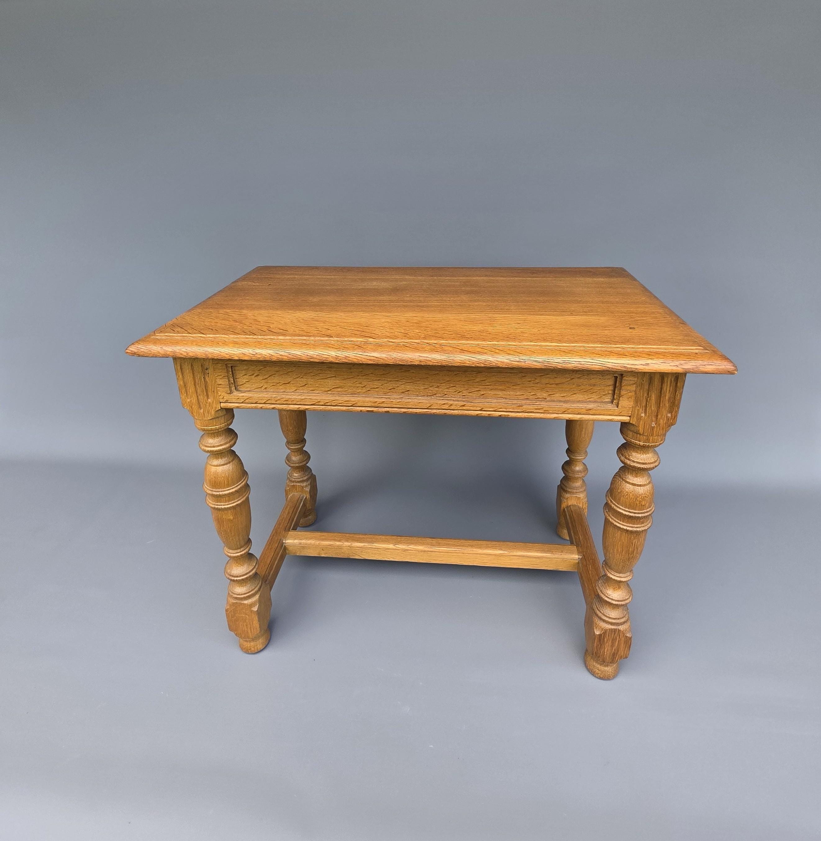 フランス アンティーク Oak Side Table テーブル チェア Elegant French Provincial Oak Small Coffee Table / Plant Stand ++
