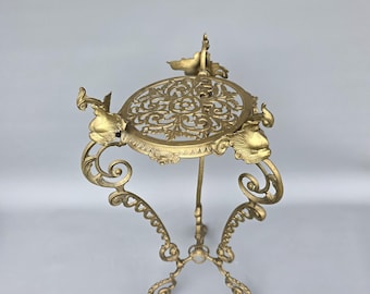 美しくエレガントな真鍮製の背の高いフレンチサイドテーブル／植木鉢スタンド／台座、ライオンの足の形をした脚、ロココ様式++